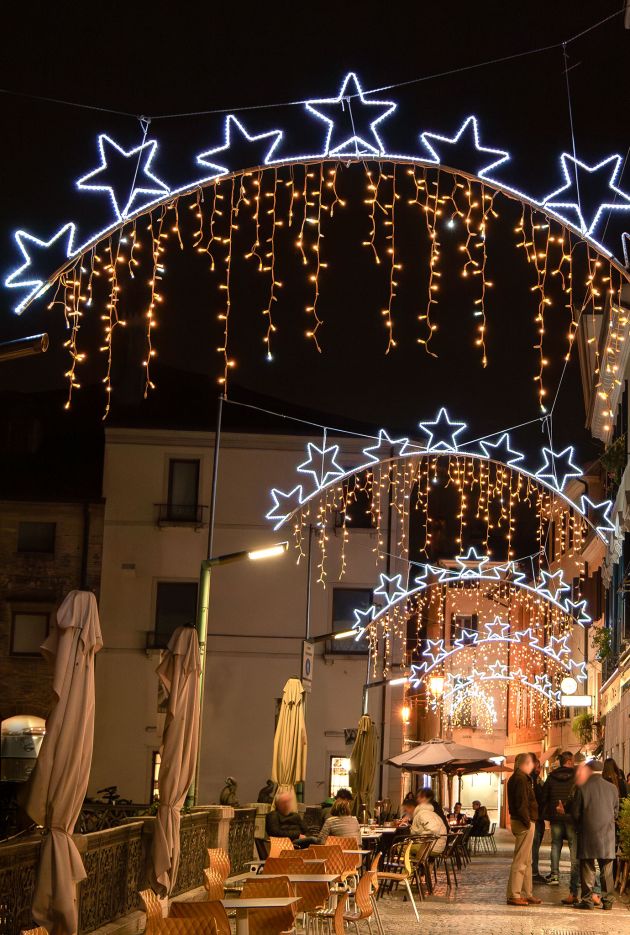 archi stelle luminose a treviso