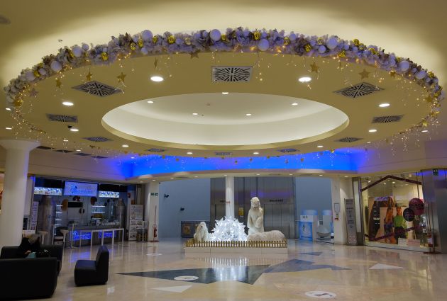 decorazioni e allestimenti natalizi centro commerciale le Isole
