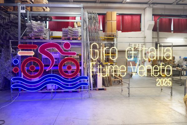 illuminazione logo giro d'Italia 2025
