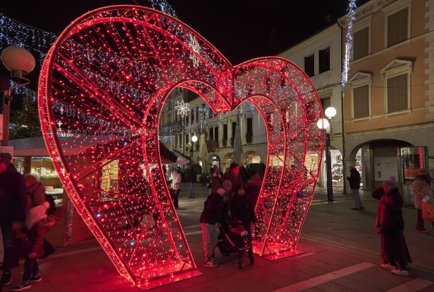 postazione selfie luminosa cuore san valentino