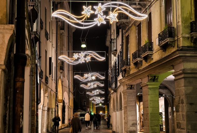 illuminazione natalizia città di treviso