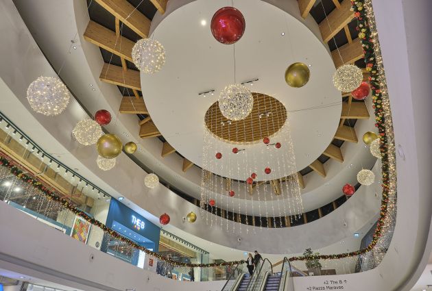 centro commerciale le Tiare allestimenti natalizi interno