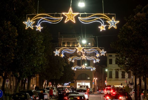 illuminazione natalizia città di treviso