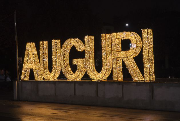 scritta auguri luminosa