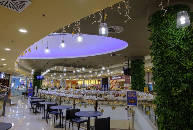 decorazioni e allestimenti natalizi centro commerciale le Isole