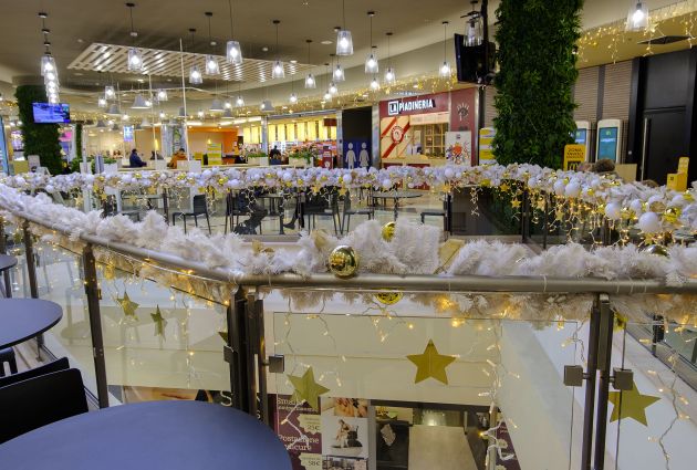 decorazioni e allestimenti natalizi centro commerciale le Isole